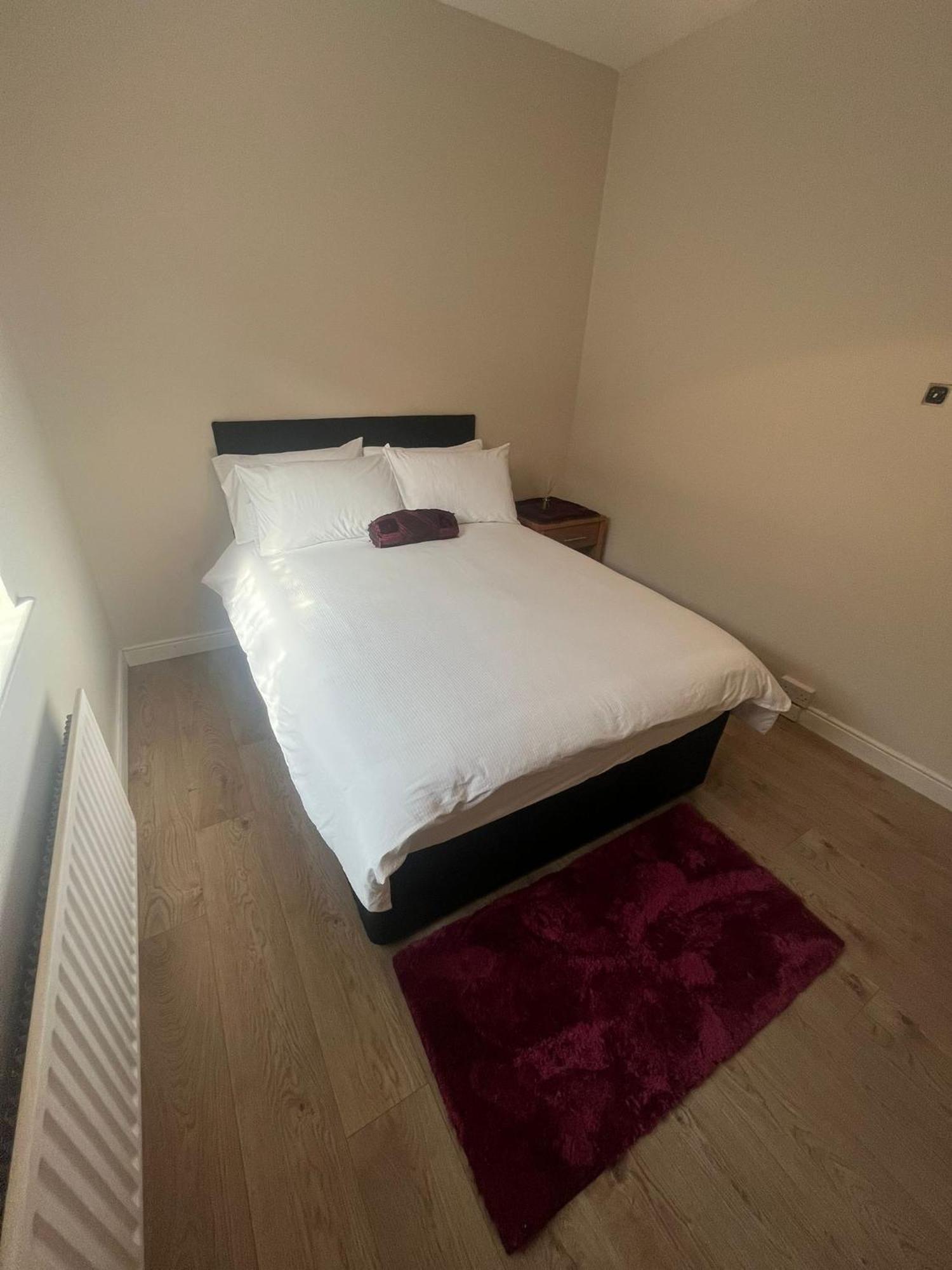 Yeats Lodge Self Catering Apartment And Bar Голуэй Экстерьер фото